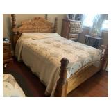 PINE QUEEN BED CANNON BALL STYLE W/ SIDE RAILS