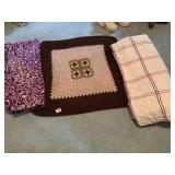 BLANKETS, SMALL CROCHETED THROW