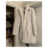 WHITE M NORTH FACE JACKET INSULATED LIKE NEW