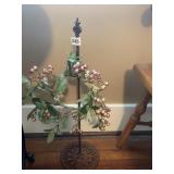 IRON STAND W/ WREATH