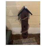 WOOD W/ STAR ACCENT HOUSE