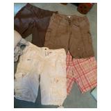 BERMUDA SHORTS, POLO SIZE 4, GAP SIZE 4, TOMMY