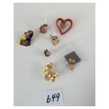 PINS DISNEY BUNNY BOW HEART ETC.