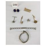 GROUP WITH MENï¿½S TIE TACKS WATCH BAND TOPPS JAPAN