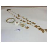 GOLD TONE CHAIN NECKLACE 40" WITH PEAR SHAPE