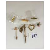GOLD TONE STICK PIN WITH TASSEL HEART PIN WAGON