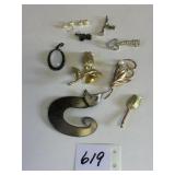 CHARMS BOURBON ST ANTIQUE CAR FLOWER PON CAT PIN