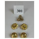 ART BEE PIN WITH SMALL PEARLS TWO PAIR OF GOLD