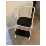 SMALL FOLDING COSCO STEP STOOL