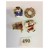 CHRISTMAS PINS SANTA SNOWMAN WREATH GIFT