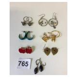 GROUP OF PIERCED EARRINGS DREAM CATCHER WATERING