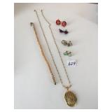 GOLD TONE LOCKET NECKLACE 18" DROP SCREW BACK