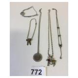 SILVER TONE QUARTZ LADIES WRISTWATCH CHAIN WITH