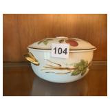 ROYAL WORCESTER CASSEROLE DISH WITH LID