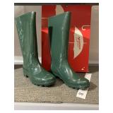 ARIZONA RAIN BOOTS SZ 8 SLIGHTLY USED