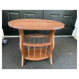 END TABLE WITH BUILT IN MAGAZINE/BOOK RACK