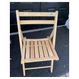 FOLDING CHAIR