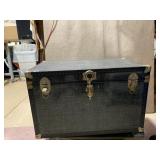 33X19X21 TRUNK WITH LIFT OUT, KEYS INCLUDED