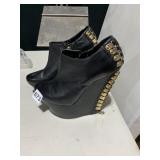 BETSY JOHNSON DRESS SHOES SZ 7.5, 1 GROMMET