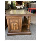 END STAND 20" H X 22" W X 26" D, WITH 1 DOOR