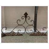 WALL HANGING PLATE DISPLAY HOLDER 23.5" W X 12" H