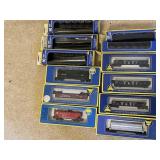 HO TRAIN ROLLING STOCK AND ACCESSORIES