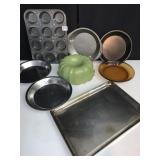 BUNDT PAN, PIE PANS, MUFFIN TINS