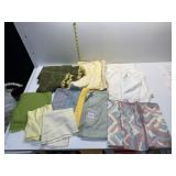 ASSORTED LINEN NAPKINS