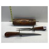 MADE IN INDIA, KNIFE AND FORK IN CARVED LOCKING
