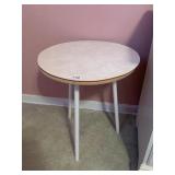 DISPLAY/DECORATOR TABLE