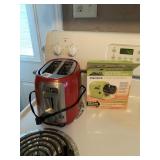 BLACK N DECKER TOASTER & KNIFE SHARPNER