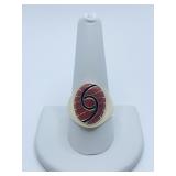 14K UNUSUAL CORAL AND ONYX RING - YELLOW GOLD