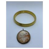 RAISED FLOWER DESIGN CAMEO PIN/PENDANT 1 1/8ï¿½, &