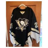 HOCKEY JERSEY - SIGNED FLEURY PITTS. PENGUIN