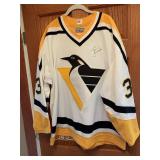 PENGUIN JERSEY SIGNED VARRASSO SZ. 52