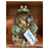 MUSICAL SNOW GLOBE W/ WINNIE THE POOH
