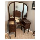 ANTIQUE TRI FOLD DRESSING TABLE, SOME WEAR, 64" X