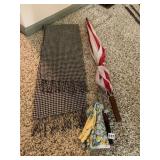 SCARF, GOLF UMBRELLA, GARDEN GLOVES, TRIMMERS