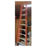 FIBERGLASS LADDER 10