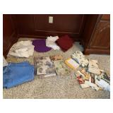 TABLE CLOTHES & NAPKINS FIT 82" LONG