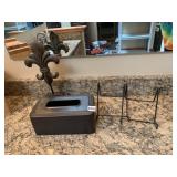 TISSUE BOX, EASELS