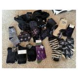 NEW SOCKS INCLUDING SPORTS TEAMS