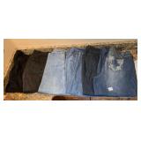 6 PAIRS JEANS INCL. 22 AND 24 SZ.