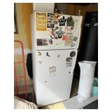 ROPER REFRIGERATOR\FREEZER 28W X 67H X 30D