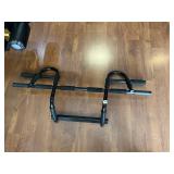 DOORWAY CHIN UP BAR