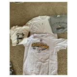 4 T SHIRTS PIRATES, STEELERS XL