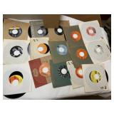 45 RECORDS WITH JACKET COVERS MUSIC STYLE ON