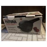 FUTURA POT AND SERVING TRAY