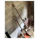 FLAT SHOVEL AND ROUNDED SHOVEL