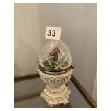 GLASS TOP EGG MUSICAL PORCELAIN W/ BUTTERFLY -
